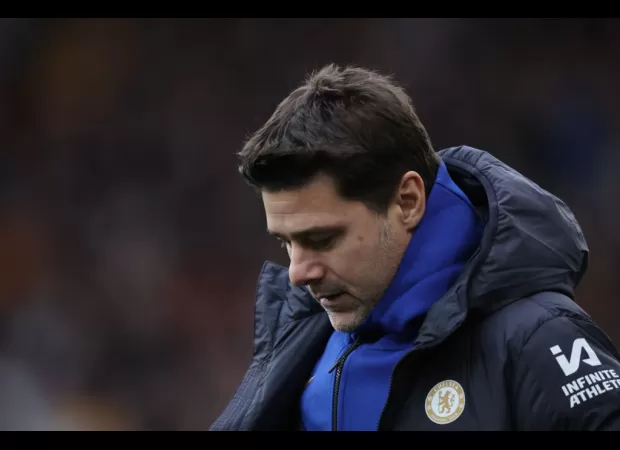 Pochettino defends Palmer after suspension by Chelsea, showing support.