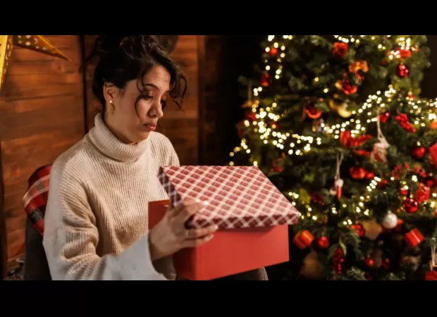 Gf mystified by bf's odd Xmas gifts.