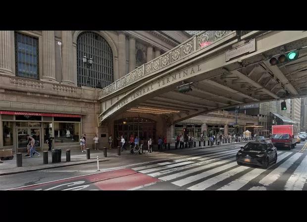 Teen tourists stabbed on Christmas by man wanting all white people dead.