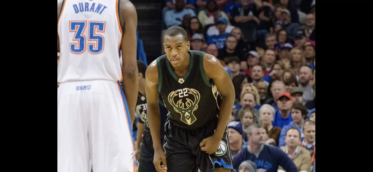 NBA player Khris Middleton gave a $1,000 tip to the staff at Brooklyn Chop House on Christmas.