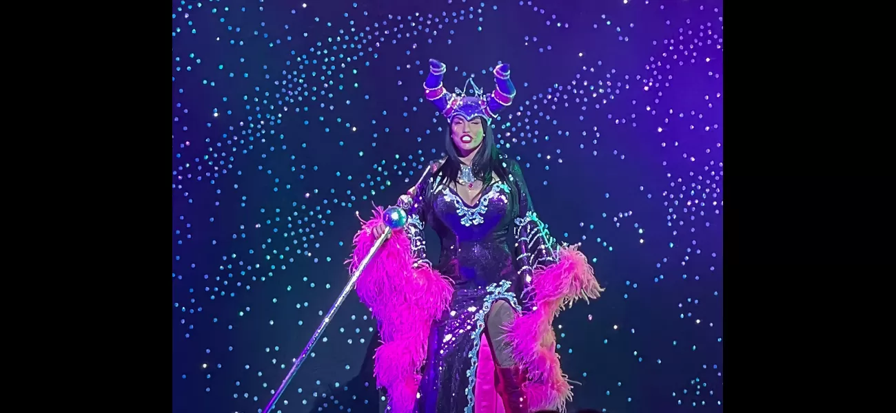Katie Price's dancing is making everyone laugh hysterically.