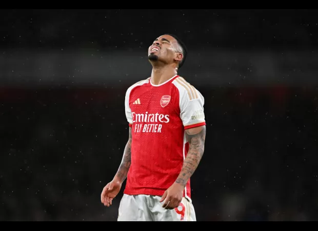 Arsenal should look to sign three strikers in the Jan transfer window.