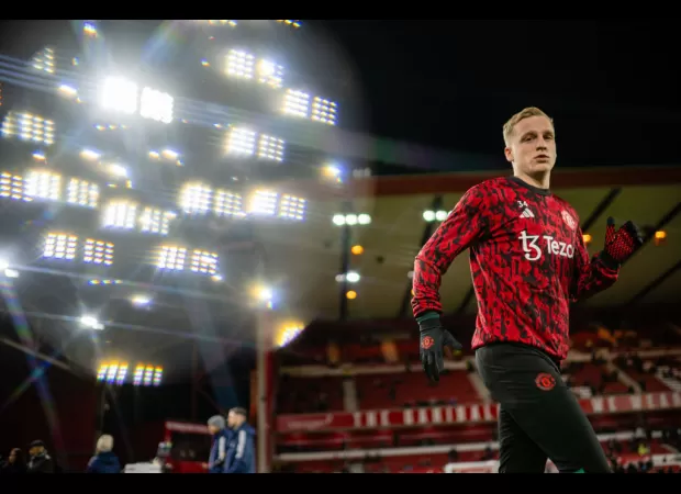Donny van de Beek leaves Man Utd to join Frankfurt on loan, ending his time at Old Trafford.
