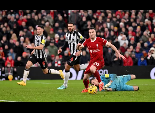 Ian Wright and Alan Shearer call Diogo Jota's penalty incident 