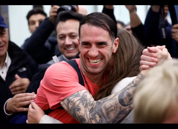 Spanish man detained in Iran returns home after attempting to walk to Qatar for the World Cup.