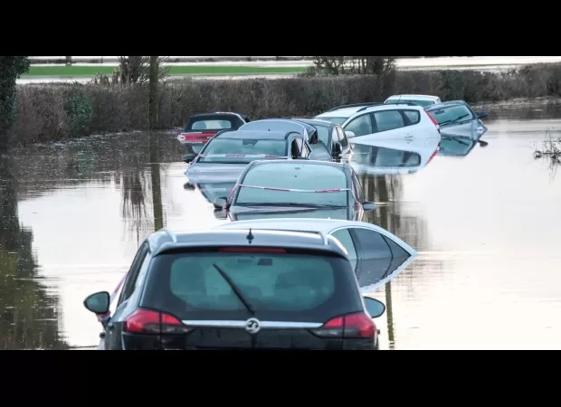 Drivers on the A443 acted recklessly during a flood, making it a chaotic nightmare.