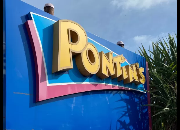 Pontins shuts all resorts with no warning, spoiling vacation plans.