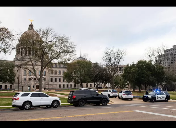 Nine US state capitols evacuated after bomb threat was made: 