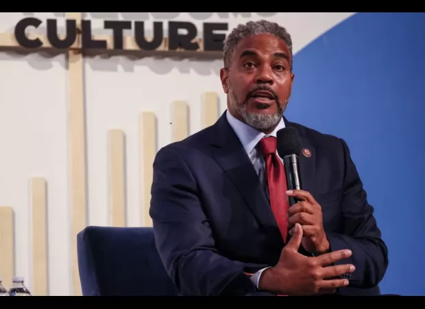 HEIT applauds CBC Chair for calling on HHS to reverse cuts that would limit Medicare access for transplant patients.