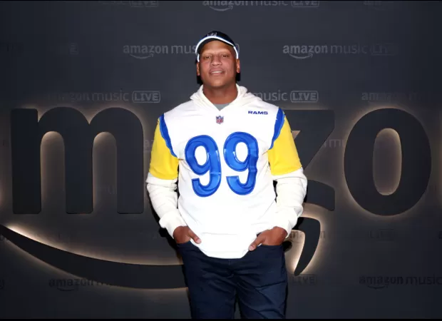 Former NFL player Ryan Shazier is seeking a divorce following accusations of infidelity.