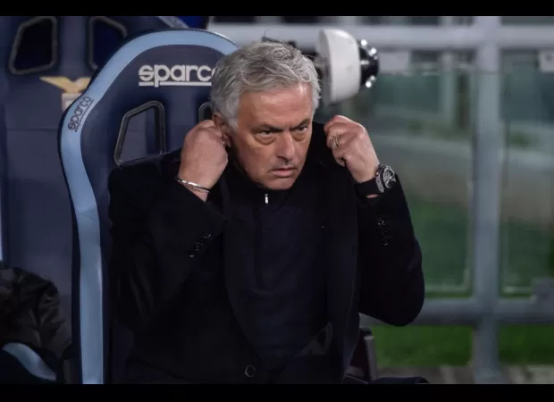 Ex-Man Utd player criticizes Mourinho following his dismissal from Roma.