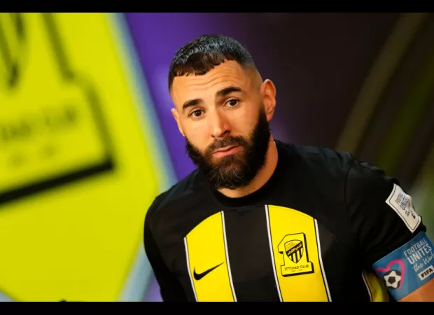 Real Madrid's decision to keep Karim Benzema could benefit Man Utd and Chelsea greatly.