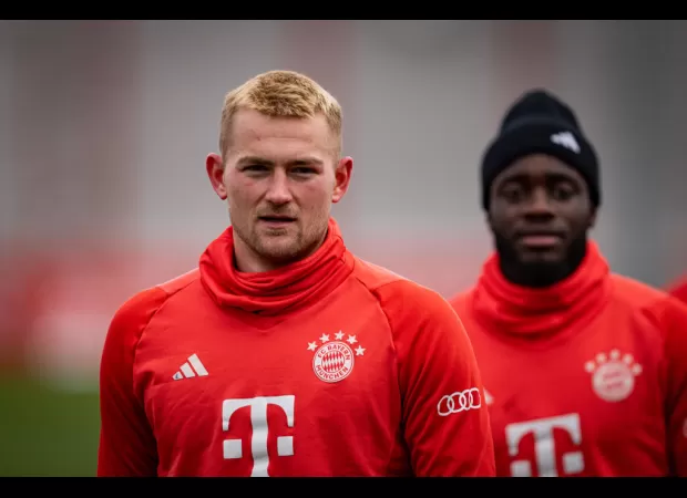 De Ligt considering leaving Bayern Munich as Man Utd shows interest again.