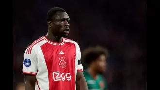 Ajax's Brian Brobbey turns down offer from Manchester United and declares his intention to remain with the Dutch club.
