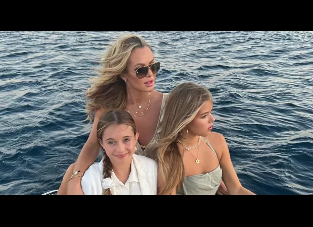 Amanda Holden has a strong bond with her daughters Lexi (18) and Hollie (11).