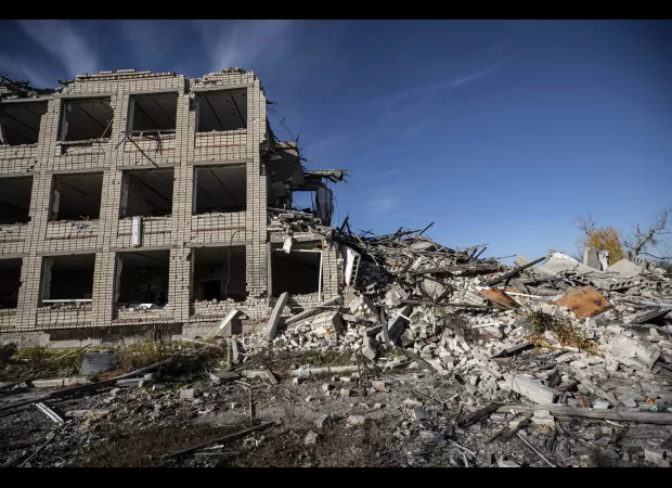 NATO urges Ukraine to make concessions and give up land to Russia.