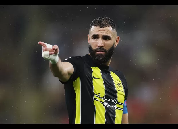 Arsenal's management is looking to sign a different player instead of Karim Benzema, whose offer they rejected.