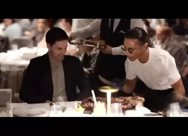 Former Manchester United player Rio Ferdinand criticizes Arsenal manager Mikel Arteta for meeting with Salt Bae.