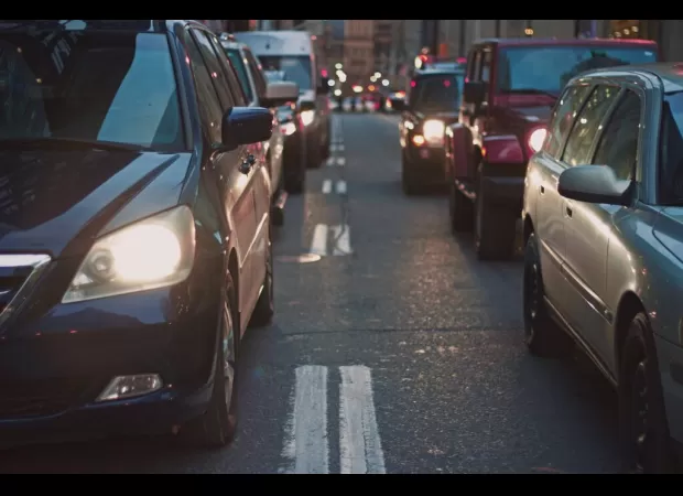 Top 10 cities with longest commute times.