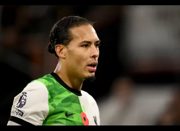 Van Dijk clarifies his statements about his future with Liverpool following Klopp's announcement of leaving the team.