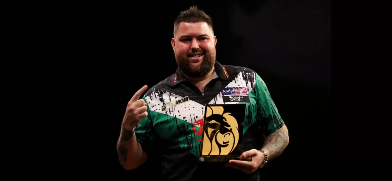 Smith credits Littler's assistance for his victory in the first night of the Premier League.