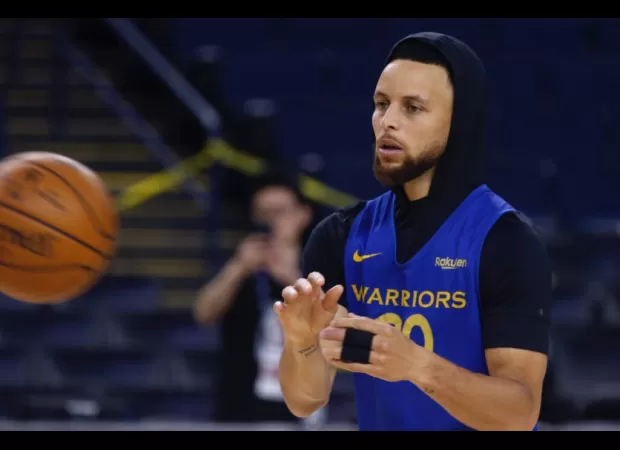Stephen Curry has broken an NBA record yet again.