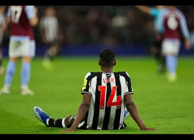Newcastle gives update on Alexander Isak's injury before Luton Town game.