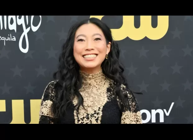 Awkwafina thinks British pigeons are well-mannered compared to the ones in the US.