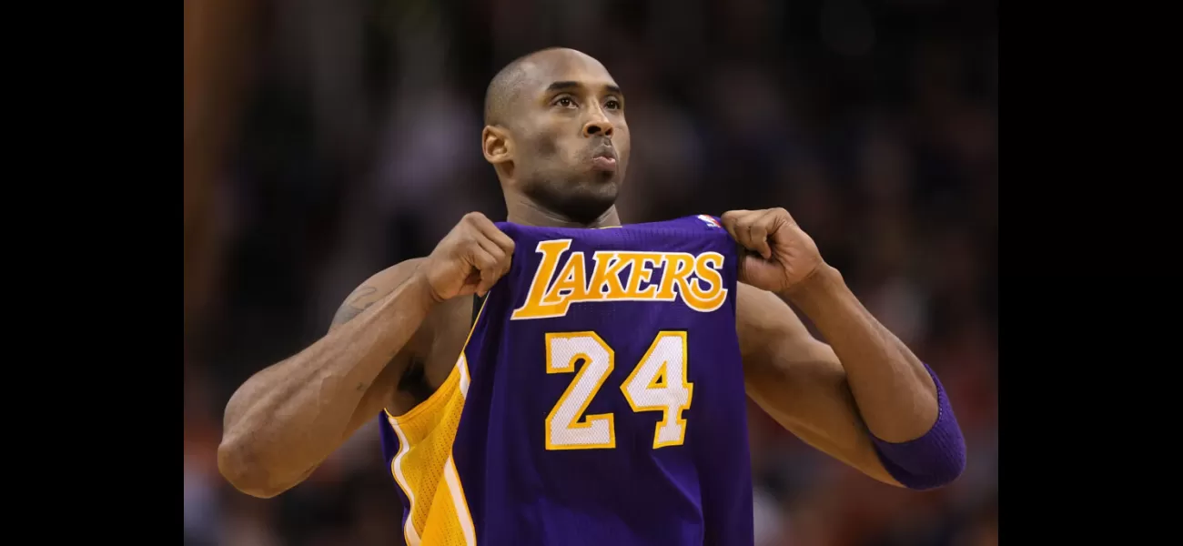 The Los Angeles Lakers will reveal a statue of Kobe Bryant.