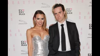 Actress Billie Piper and her boyfriend Johnny Lloyd have ended their relationship after being together for 8 years.