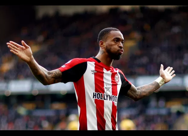 Brentford's coach predicts Toney's sale, but the player himself responds to the speculation.