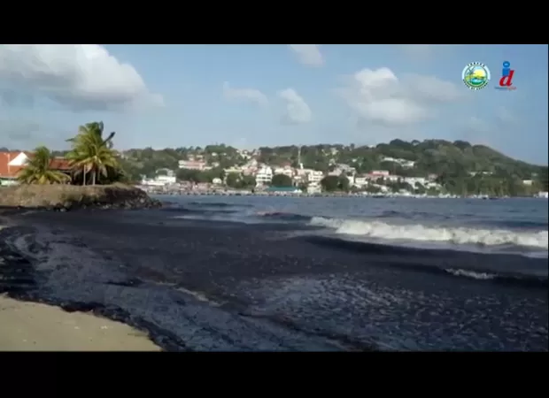 Unknown shipwreck found on beach causes major oil spill.