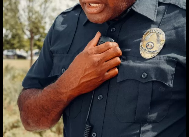 Ex-Oakland Police Chief sues for being fired unfairly and violating First Amendment rights.