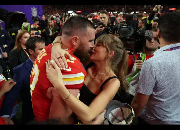 Andy Murray praises Taylor Swift for her impressive Super Bowl performance.