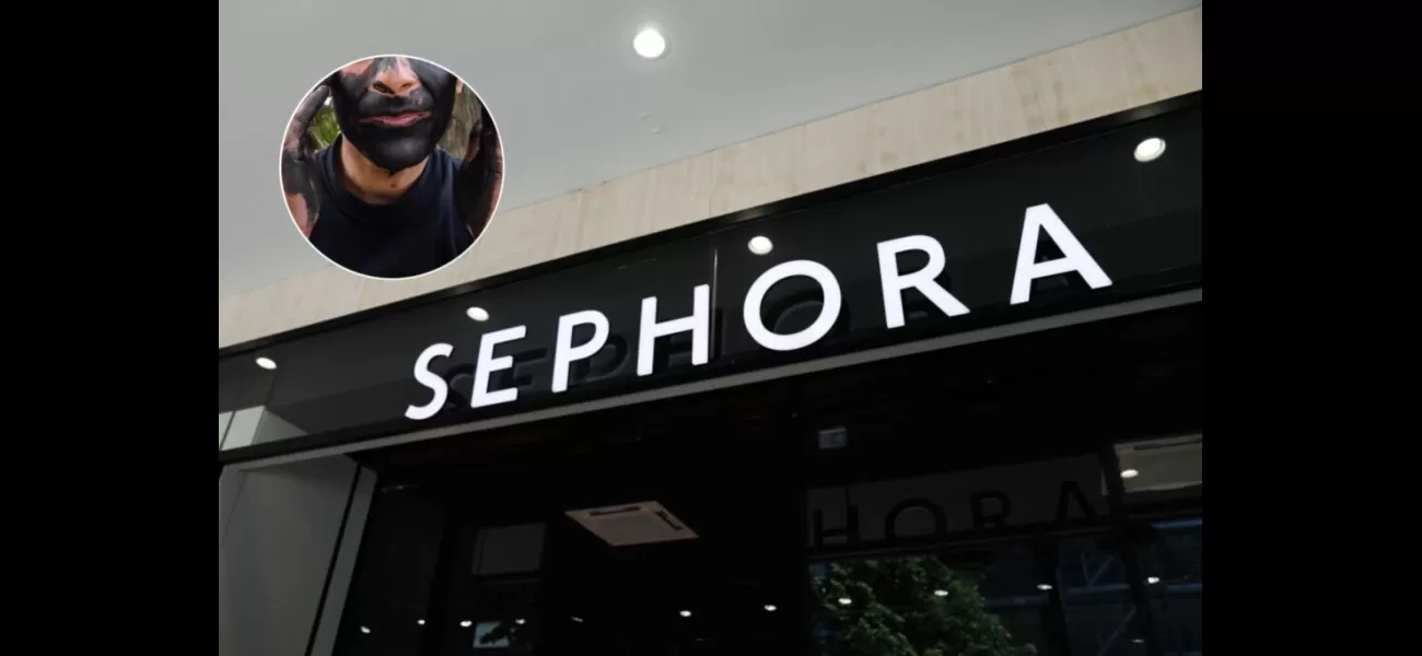 Sephora worker confronts white teens wearing blackface as their mothers look on.