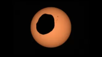 Catch a mind-blowing and bumpy solar eclipse on Mars.