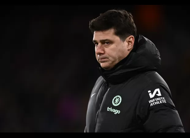 Fabregas warns Pochettino before Chelsea faces Man City.