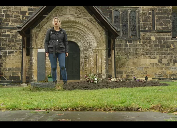 A new Emmerdale video shows Charity Dingle asking for assistance and facing an unexpected situation.