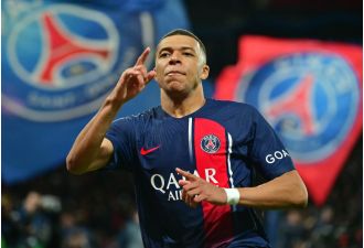 PSG plans to acquire Manchester United's Kylian Mbappe replacement during summer transfer.