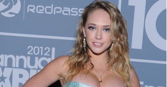 Adult film actress Kagney Linn Carter passes away at 36 years old.