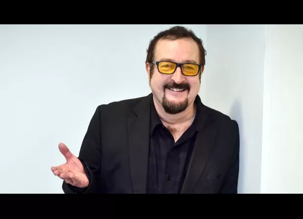 Fans of Steve Wright were moved by Liza Tarbuck's emotional tribute on BBC radio, praising her for honoring Wrighty.