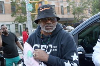 Court rules that Damon Dash must sell his shares in Roc-A-Fella Records despite opposition from Jay-Z.