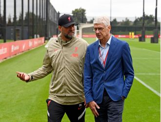 Wenger advises Klopp as Liverpool seek new manager.