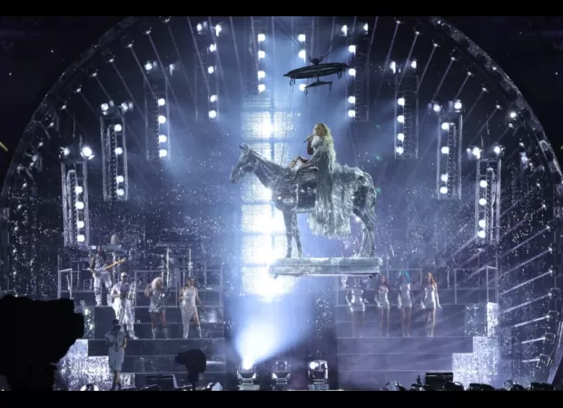 Beyoncé makes history as first black woman to reach #1 on country charts.