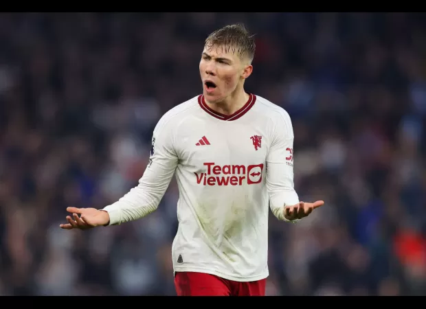 Cesc Fabregas says Rasmus Hojlund reminds him of Ruud van Nistelrooy from Manchester United.