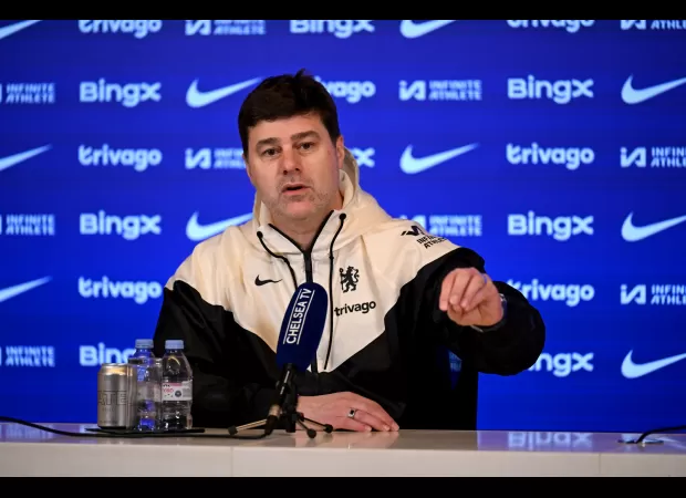 Pochettino tells Carabao Cup final ref to be fair in Chelsea vs Liverpool match.