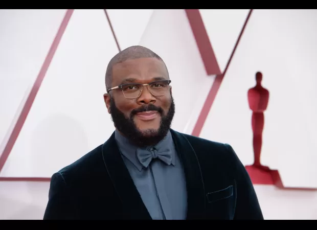 Tyler Perry stops $800M studio growth due to AI, acknowledges job loss.