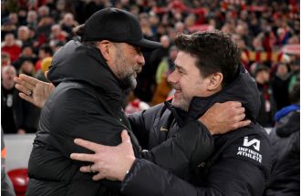 Klopp backs Chelsea against Neville's accusation of 'bottlejobs'.