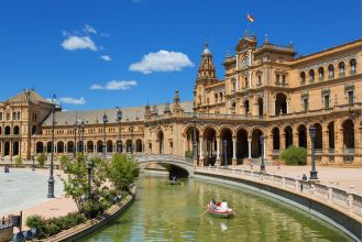 Warning for tourists as Spanish city to implement fees for well-liked attraction.