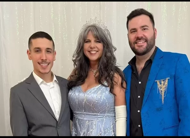 Mother of the groom wears extravagant outfit to wedding with a dress code meant to outshine the bride.